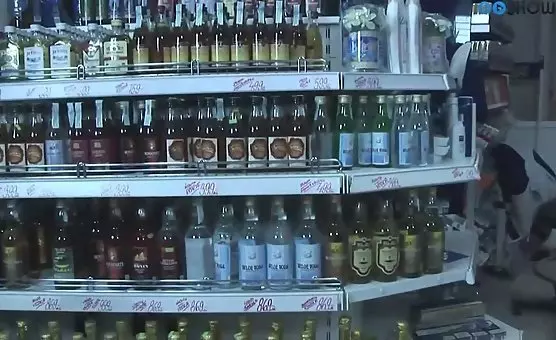 Urgent sex in the supermarket